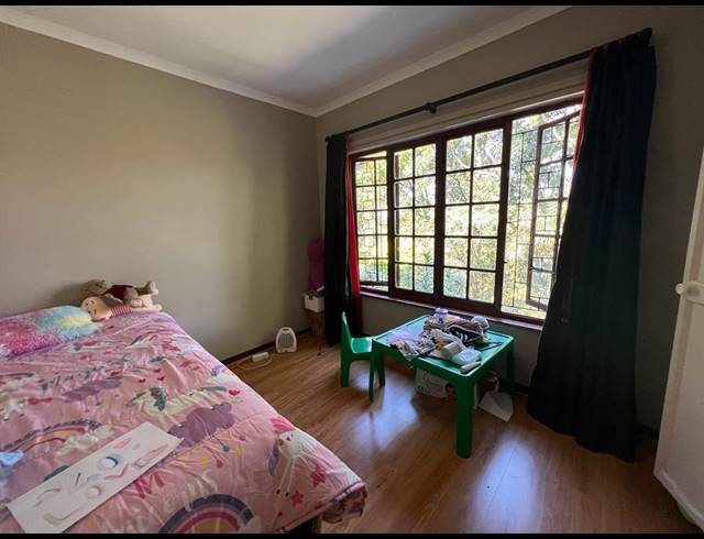 4 BEDROOM FREESTANDING FOR SALE IN CLARENDON
